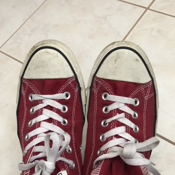 Mens Red low top converse - Picture 10 of 14